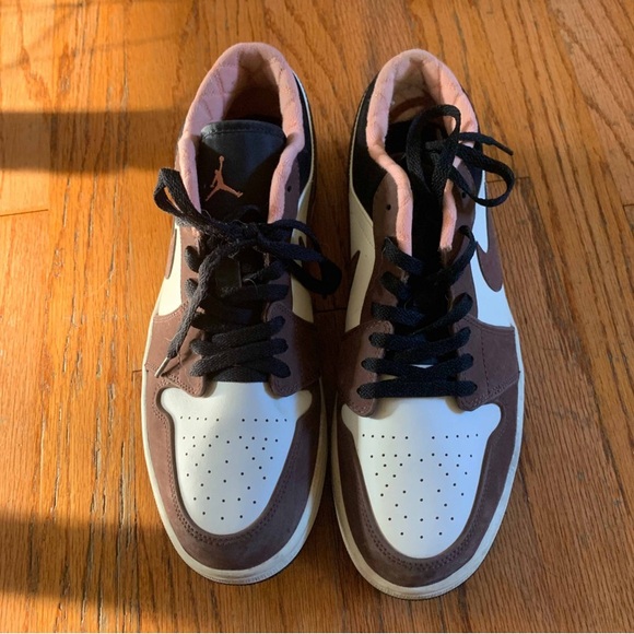 Nike Air Jordan 1 Low Mocha Light Chocolate Crimson Men Size 12 DC6991-200 - Picture 3 of 6